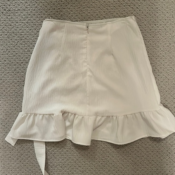 Princess Polly White wrap skirt - Picture 2 of 2